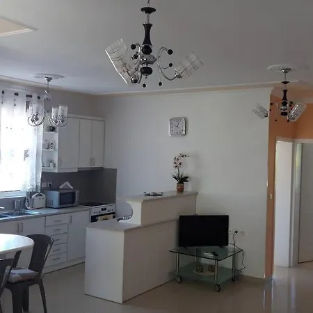 Apartment Simos *